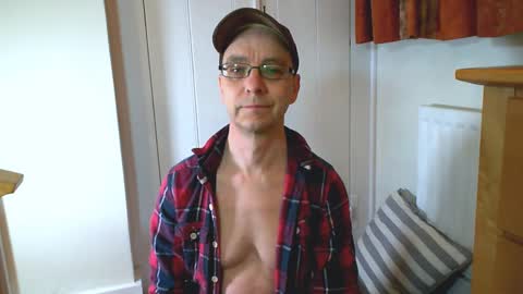 Snapshot of maxdavies chatting on February 2, 2025, 3:10 am Max Davies online show from February 2, 2025, 3:10 am