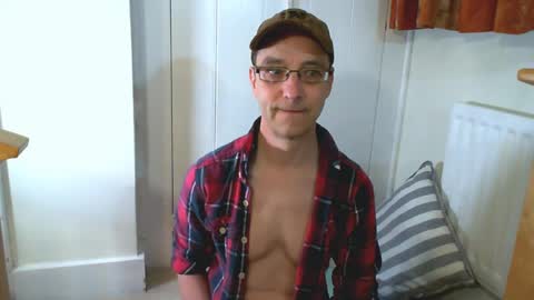 Snapshot of maxdavies chatting on May 9, 2026, 5:51 pm Max Davies online show from May 9, 2026, 5:51 pm