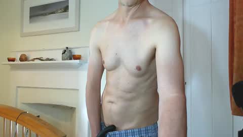 Max Davies online show from August 4, 2026, 9:34 am