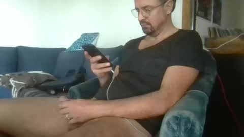 Snapshot of maxhorn591 chatting on December 3, 2025, 9:40 am maxhorn591 online show from December 3, 2025, 9:40 am