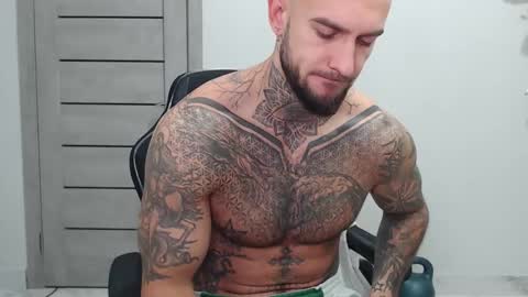 Maximus Fox online show from November 25, 2025, 8:03 am