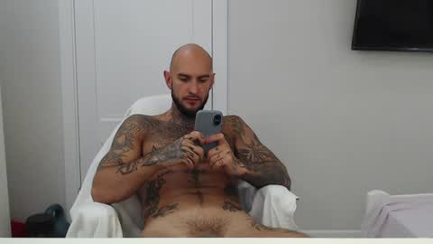 Snapshot of maxi_foxxx chatting on July 24, 2026, 7:06 am Maximus Fox online show from July 24, 2026, 7:06 am