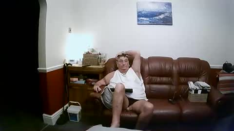 Snapshot of maxi_johnes chatting on February 9, 2025, 3:43 am MAX online show from February 9, 2025, 3:43 am