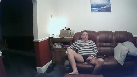 MAX online show from March 6, 2025, 10:04 pm