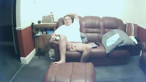 MAX online show from October 13, 2025, 9:59 pm