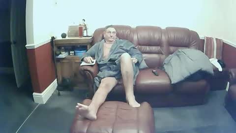 MAX online show from October 14, 2025, 10:32 pm