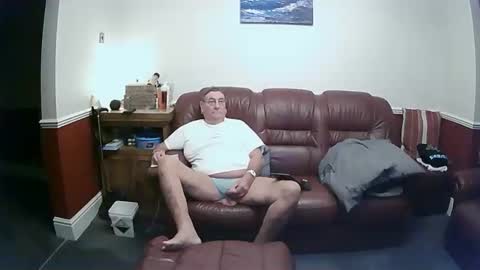 MAX online show from October 22, 2025, 10:53 pm