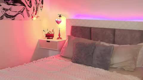 Snapshot of maxianomal chatting on March 1, 2026, 2:35 am Max online show from March 1, 2026, 2:35 am