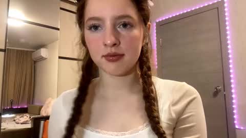 Kira online show from March 13, 2026, 6:25 pm