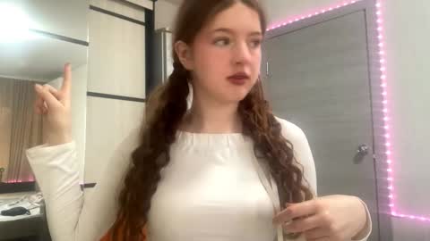 Kira online show from March 16, 2026, 5:13 am