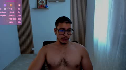 Snapshot of maxifit_ chatting on January 22, 2025, 12:06 pm Mikael online show from January 22, 2025, 12:06 pm