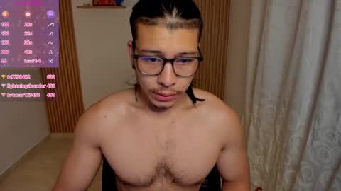 Snapshot of maxifit_ chatting on January 24, 2025, 9:28 am Mikael online show from January 24, 2025, 9:28 am