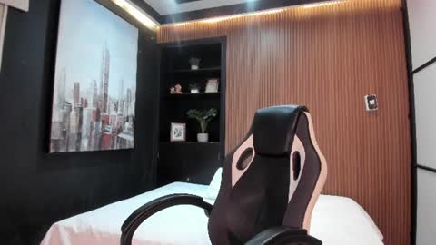 Snapshot of maxigarcia_ chatting on June 14, 2026, 12:08 am Maxi online show from June 14, 2026, 12:08 am