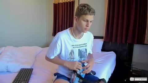 maxim burn online show from December 22, 2025, 5:26 am