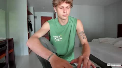 Snapshot of maxim_burn chatting on April 20, 2026, 7:55 am maxim burn online show from April 20, 2026, 7:55 am