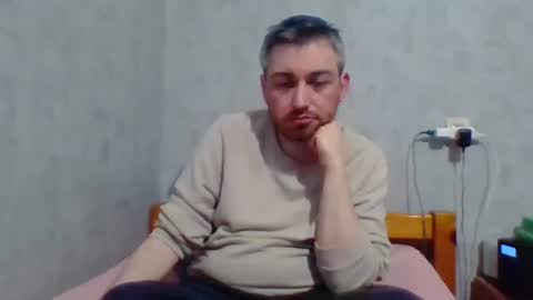 Snapshot of maximefrxx chatting on February 24, 2025, 11:19 pm Maxime online show from February 24, 2025, 11:19 pm