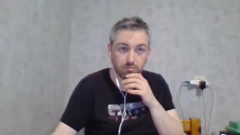 Snapshot of maximefrxx chatting on January 12, 2026, 7:19 pm Maxime online show from January 12, 2026, 7:19 pm