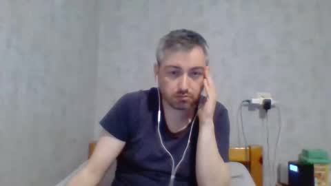 Snapshot of maximefrxx chatting on March 26, 2026, 8:14 pm Maxime online show from March 26, 2026, 8:14 pm