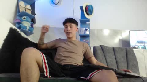 maximilianobull online show from December 15, 2025, 4:33 pm