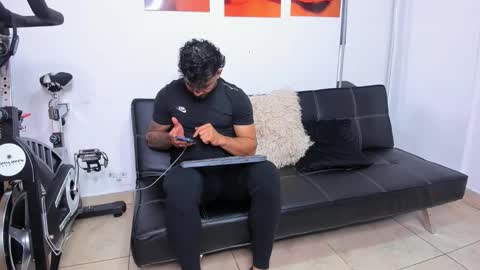 Snapshot of maximo004 chatting on November 26, 2025, 3:07 am Maximo online show from November 26, 2025, 3:07 am