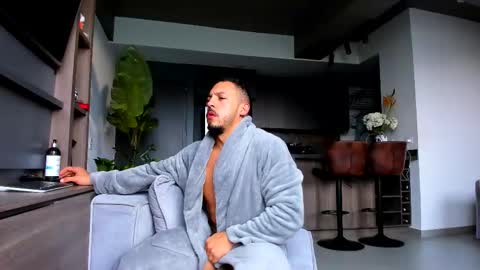 maximo_and_marcelo online show from March 15, 2026, 12:00 pm