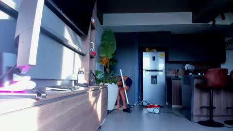 maximo_and_marcelo online show from May 1, 2026, 11:48 am