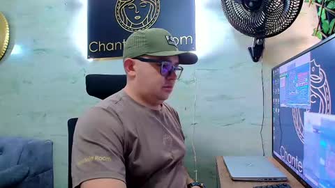  Maximo  online show from April 30, 2026, 12:22 pm