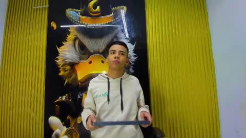 maximo_grayt_ online show from May 10, 2026, 12:10 pm