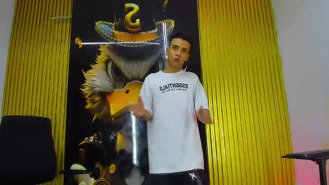 maximo_grayt_ online show from May 11, 2026, 12:11 pm