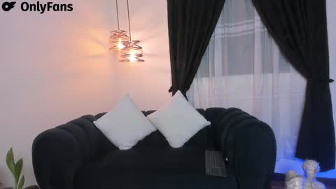 Maximo online show from January 28, 2025, 10:34 am