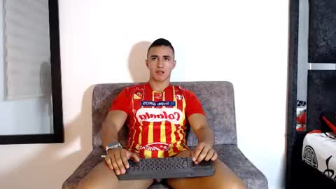 Maximo Sebastian online show from July 15, 2026, 5:02 am