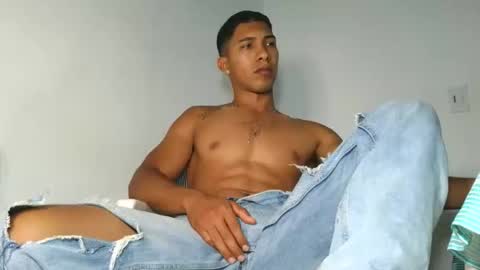 Snapshot of maximo_vega_new chatting on November 27, 2025, 9:17 pm Maximo Aron Vega online show from November 27, 2025, 9:17 pm