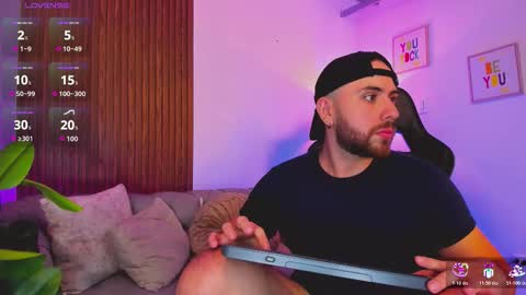 Maximo Wolf online show from February 4, 2026, 9:09 pm