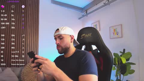 Maximo Wolf online show from February 21, 2026, 7:59 pm