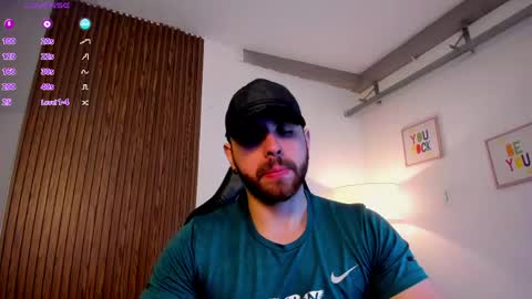 Snapshot of maximo_wolf1 chatting on May 19, 2026, 8:04 pm Maximo Wolf online show from May 19, 2026, 8:04 pm