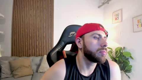 Snapshot of maximo_wolf1 chatting on June 5, 2026, 8:58 pm Maximo Wolf online show from June 5, 2026, 8:58 pm
