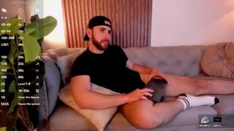 Snapshot of maximo_wolf1 chatting on June 12, 2026, 9:14 pm Maximo Wolf online show from June 12, 2026, 9:14 pm