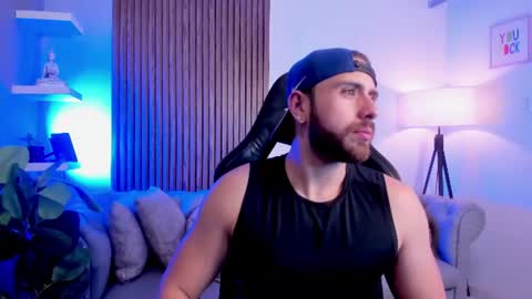 Snapshot of maximo_wolf1 chatting on June 15, 2026, 11:40 pm Maximo Wolf online show from June 15, 2026, 11:40 pm