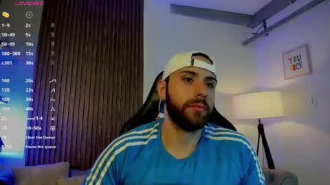 Snapshot of maximo_wolf1 chatting on July 11, 2026, 8:33 pm Maximo Wolf online show from July 11, 2026, 8:33 pm