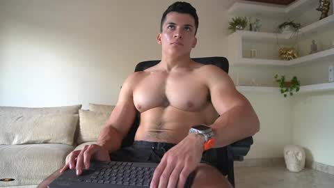 Snapshot of maximohoot chatting on May 24, 2026, 5:40 pm Sebastian online show from May 24, 2026, 5:40 pm
