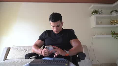 Snapshot of maximohoot chatting on June 25, 2026, 6:56 pm Sebastian online show from June 25, 2026, 6:56 pm