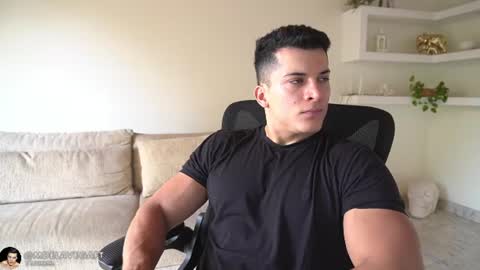 Snapshot of maximohoot chatting on July 8, 2026, 4:44 pm Sebastian online show from July 8, 2026, 4:44 pm