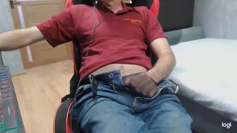 Snapshot of maximus3334 chatting on September 25, 2025, 11:14 am maximus3334 online show from September 25, 2025, 11:14 am