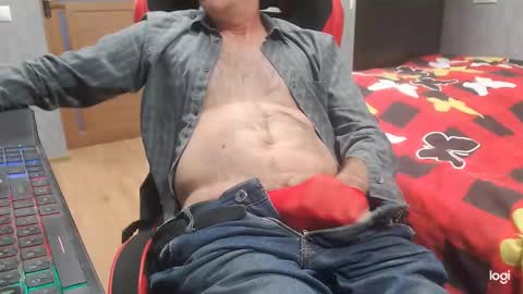 Snapshot of maximus3334 chatting on October 24, 2025, 10:22 am maximus3334 online show from October 24, 2025, 10:22 am