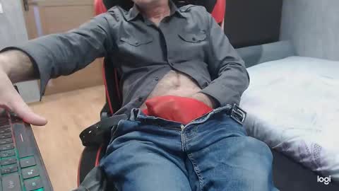 Snapshot of maximus3334 chatting on November 26, 2025, 11:22 am maximus3334 online show from November 26, 2025, 11:22 am