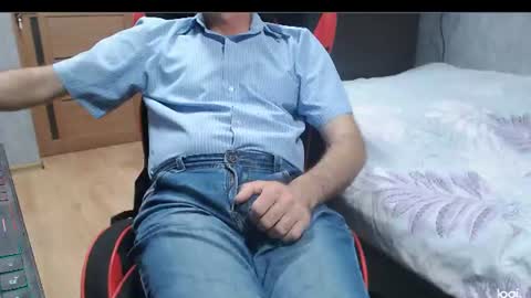maximus3334 online show from June 28, 2026, 7:42 pm