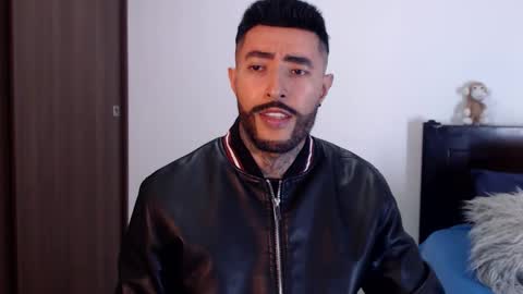 Snapshot of maximus_golden chatting on December 22, 2024, 12:28 am Independent Model online show from December 22, 2024, 12:28 am