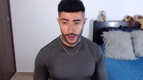 Snapshot of maximus_golden chatting on December 27, 2024, 3:42 am Independent Model online show from December 27, 2024, 3:42 am