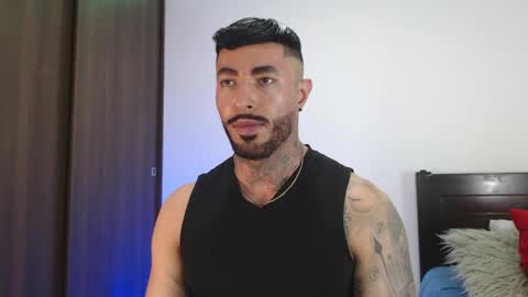Independent Model online show from April 25, 2026, 4:04 am