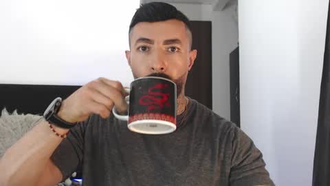 Snapshot of maximus_golden chatting on May 18, 2026, 1:02 am Independent Model online show from May 18, 2026, 1:02 am